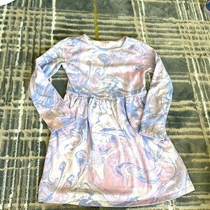 Long sleeve little girl dress, with pockets !